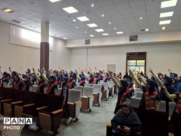 برگزاری مراسم یاوران انقلاب در دبستان آرمینه مصلی نژاد ناحیه ۶ مشهد 