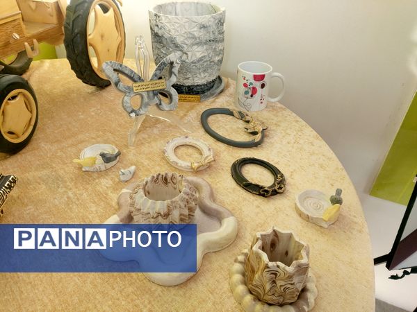 روز دوم نمایشگاه پژوهش و فناوری همزمان با هفته پژوهش در مشهد 