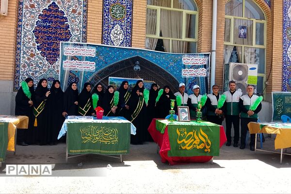 حضور خادمان امام رضا (ع) در حاشیه نماز جمعه و مراسم بدرقه رهبر شهید انقلاب