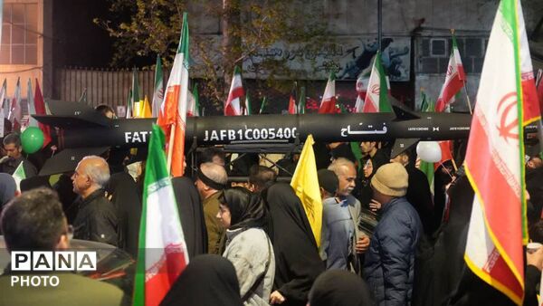 مقاومت این ملت رمز پیروزی است