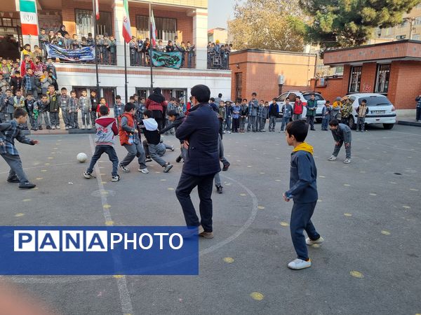 برگزاری مسابقات فوتبال درون مدرسه‌ای دبستان امام رضا(ع)