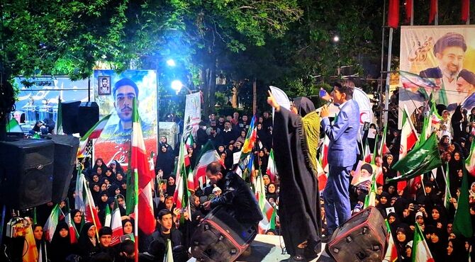 رجزخوانی دانش‌آموزخبرنگاران پانا در سوگ رهبر شهید انقلاب
