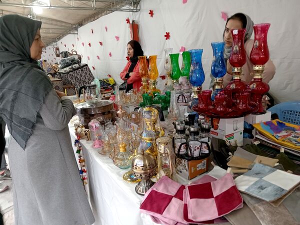 برگزاری نمایشگاه صنایع دستی در محله طلاب مشهد