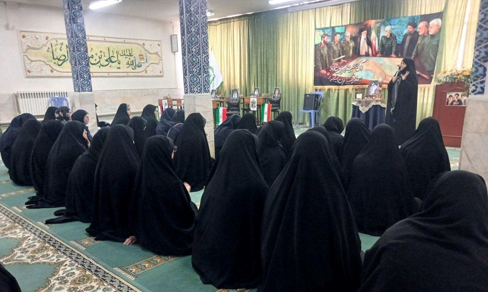مراسم گرامیداشت شهادت رهبر امت و شهادت امام جعفر صادق (ع) در مدرسه ولیعصر (عج)