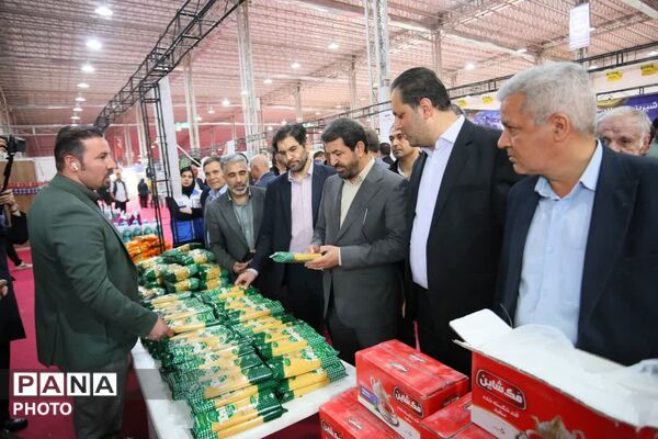 افتتاح نمایشگاه کالاهای اساسی استان در همدان
