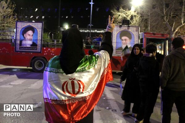 احیا در اولین شب قدر و هشتمین شب مراسم شهادت قائد امت آیت الله خامنه ای 