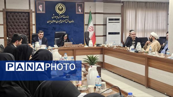 جلسه توسعه فعالیت‌های تربیتی و فرهنگی در گلستان