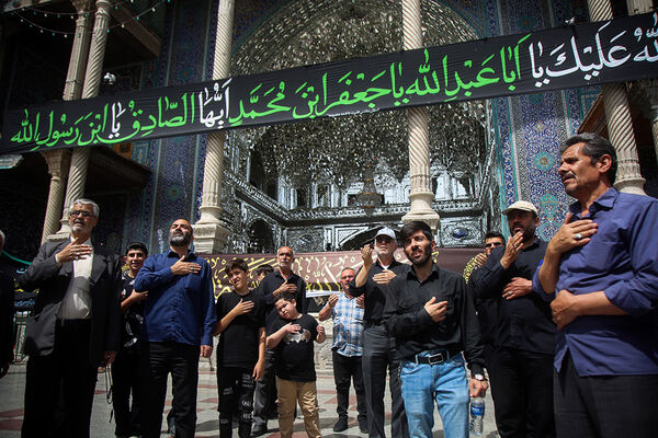 حضور دسته‌عزاداری سالروز شهادت امام جعفر صادق(ع) در حرم حضرت معصومه(س)