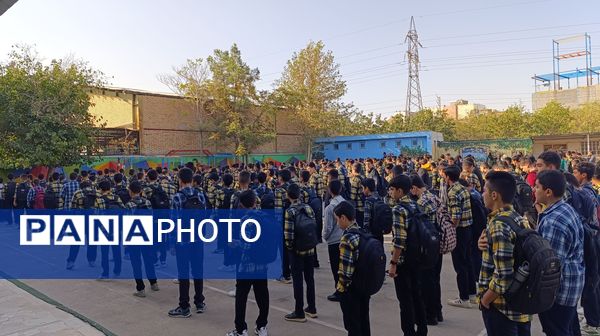 شروع سال تحصیلی در دبیرستان متوسطه اول عبدالحسین قفلی
