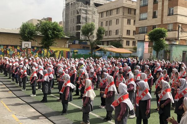 بیست و ششمین سالروز تاسیس سازمان دانش‌آموزی در دبستان طواف و معماریان ناحیه دو شهرری 