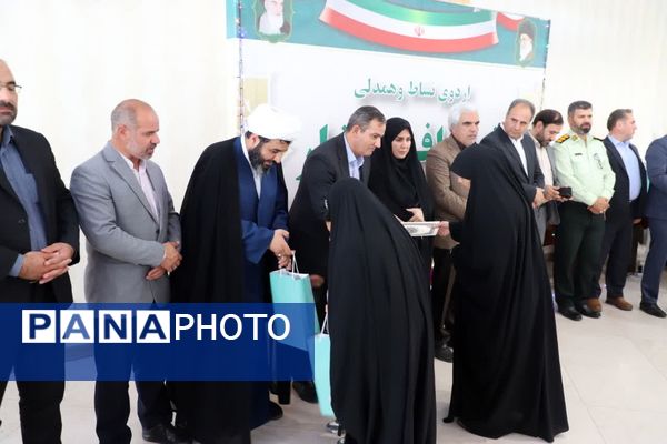 تقدیر مدیرکل آموزش و پرورش آذربایجان شرقی از فرزندان دانش‌آموز شهدای اقتدار