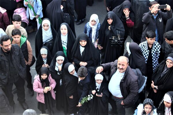 جلوه‌های حضور نوجوانان در راهپیمایی 22 دی مردم قم