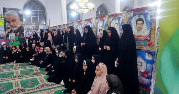 اعتکاف دانش آموزی در مسجد جامع روستای دهنو شهرستان خلیل آباد