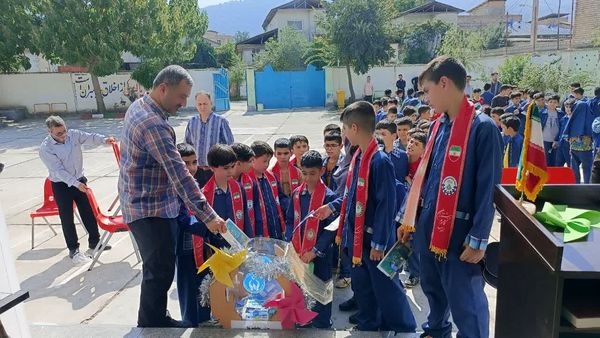 جشن عاطفه‌ها در دبستان شهید سلیمانی شهرستان رامیان