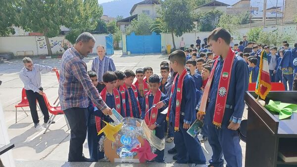 جشن عاطفه‌ها در دبستان شهید سلیمانی شهرستان رامیان