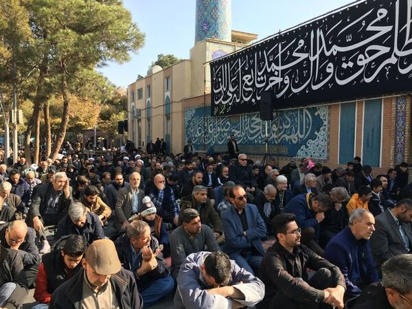 اقامه نماز باران در گلستان شهدا اصفهان به امامت  حضرت آیت‌ الله مهدوی