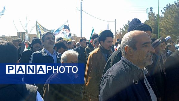 راهپیمایی باشکوه ۲۲ بهمن در شهرستان کوهپایه 