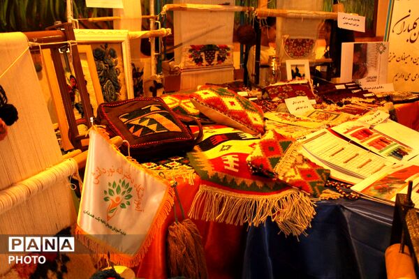 آثار هنرجویان هنرستان‌های ناحیه یک همدان به نمایش درآمد