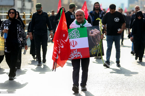 مراسم تشییع پیکر مطهر رهبر شهید انقلاب در تهران - 4