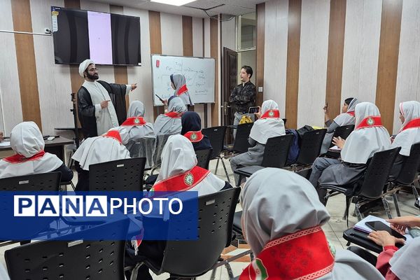 برگزاری کلاس آموزش هوش مصنوعی ویژه پیشتازان دختر منطقه کهریزک