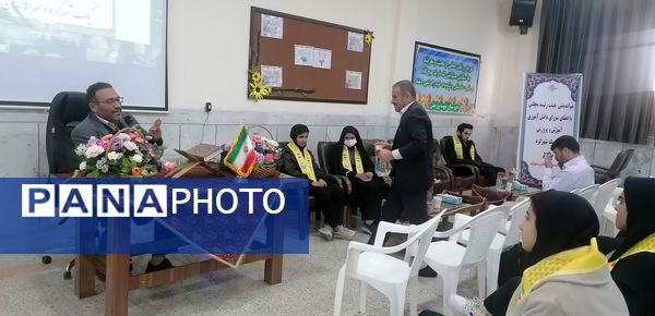 نشست هیات رئیسه مجلس دانش‌آموزی با شورای دانش‌آموزی 