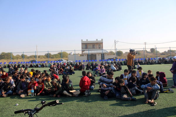 پیاده‌روی خانوادگی در روستای هلیله شهرستان بوشهر 