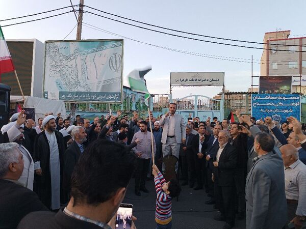 جشن پیروزی عملیات وعده صادق در میانه