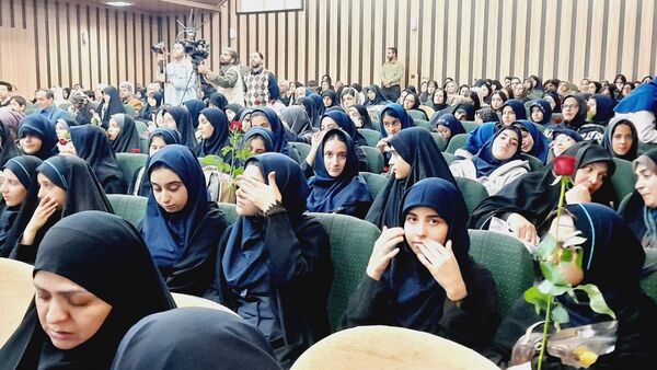 مراسم تجلیل از دانش‌آموزان ممتاز مدارس شاهد استان البرز