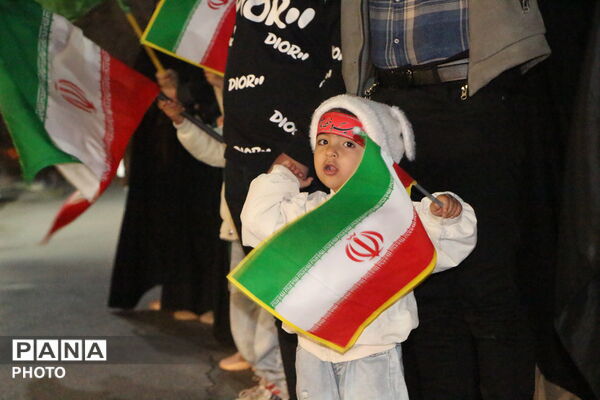 تجمع باشکوه دختران دانش‌آموز یزد