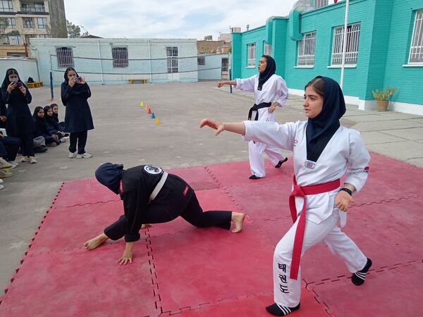 المپیاد‌ ورزشی درون مدرسه ای در دبیرستان فاطمیه