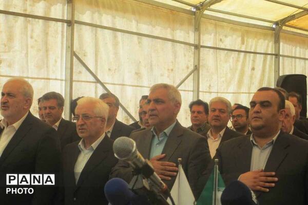 افتتاح نیروگاه خورشیدی ۷۲ مگاواتی قاسم خان اسفراین با حضور وزیر نیرو