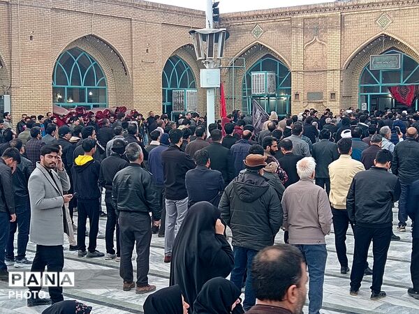 مردم ولایت مدار نیشابور در سوگ رهبر آزاده شهیدشان در مسجد جامع