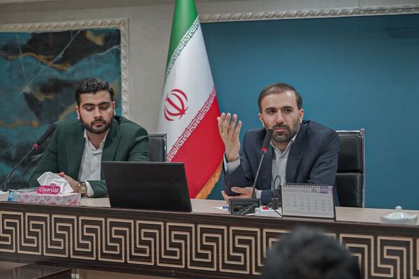 نشست رئیس انجمن اسلامی کل کشور با مسئولان انجمن‌های اسلامی استان کرمانشاه 