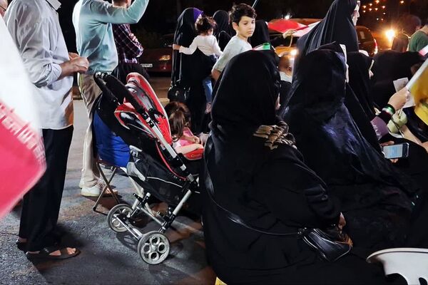پای پیاده‌ها؛ روایتی از مردمی که خیابان‌ها را خانه کردند 