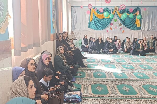 جشن دهه فجر و اعیاد شعبانیه در مدارس ناحیه دو شهرری 