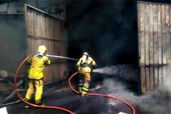 مهار حریق در یک انبار کالا در خیابان سعدی