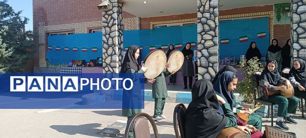 برگزاری ویژه‌ برنامه هفته فرهنگی در دبیرستان حضرت فاطمه‌زهرا(س) شهرستان فیروزکوه