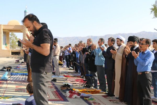 شکوه اقامه نماز عید‌ فطر در سراسر استان کرمان