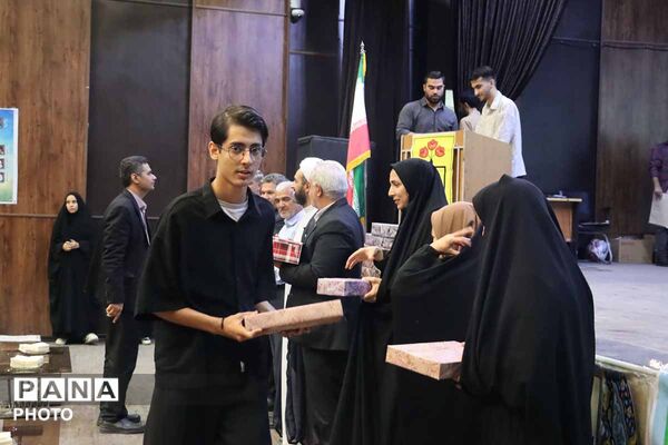 تابستانِ پربارِ دانش‌آموزان گرمه‌ای با تجلیل از ۲۲۰ برگزیده به پایان رسید
