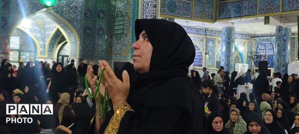 حرکت کاروان عزاداران گچساران به سمت حرم بی‌بی‌حکیمه(س) در سوگ پیامبر(ص) و امام حسن(ع)