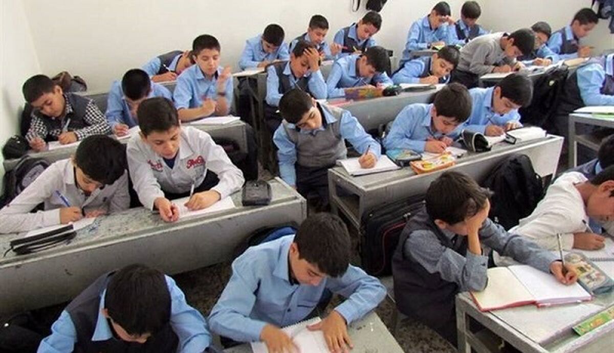 مدارس در انتقال ارزش‌ها و باورها به دانش‌آموزان نقش حیاتی دارند