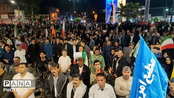 حضور پرصلابت مردم کوهدشت در اجتماع شبانه