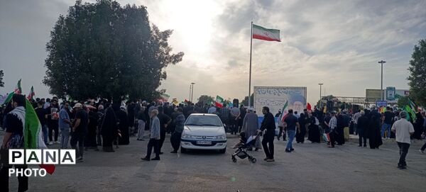 خروش حماسی مردم انقلابی بندرعباس در تجدید میثاق با رهبر جدید انقلاب اسلامی