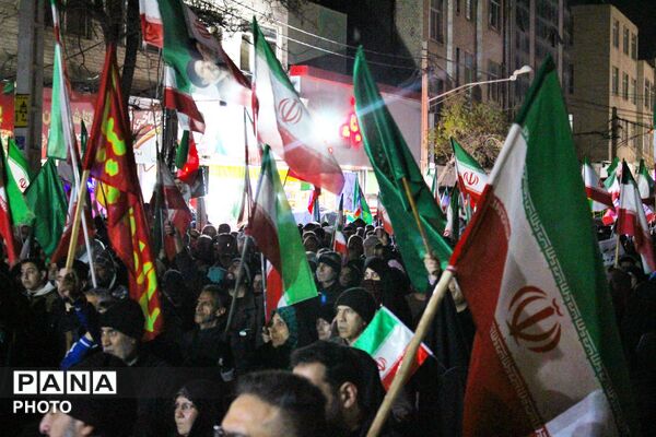 حضور دشمن‌شکن مردم کرج در بیست و نهمین روز از تجدید بیعت با رهبر معظم انقلاب 