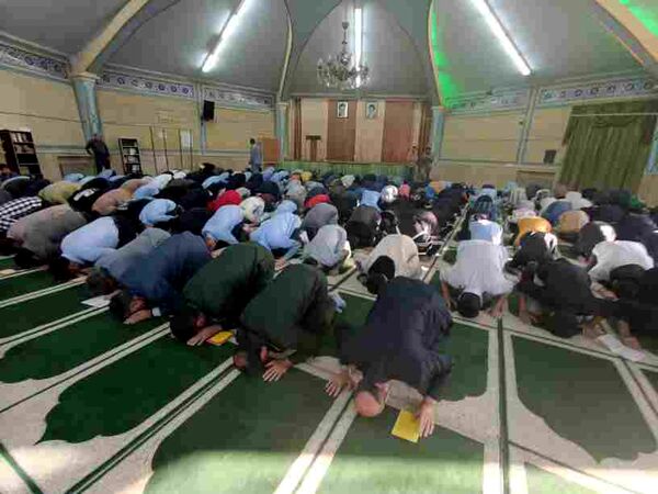  یادواره شهید و تقدیر از معلمان و دانش‌آموزان فعال در دبیرستان سما کاشمر