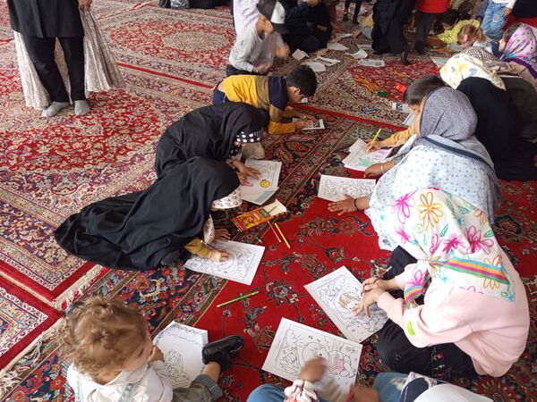 برپایی غرفه کودک در حاشیه نماز جمعه شهرستان کاشمر