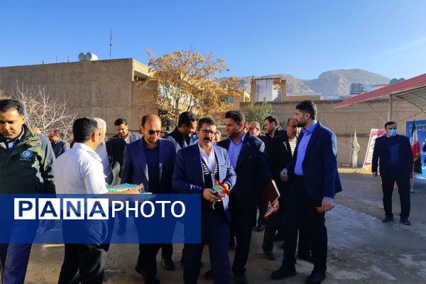  خدمت‌رسانی دولت به مردم زرقان در دهه فجر 