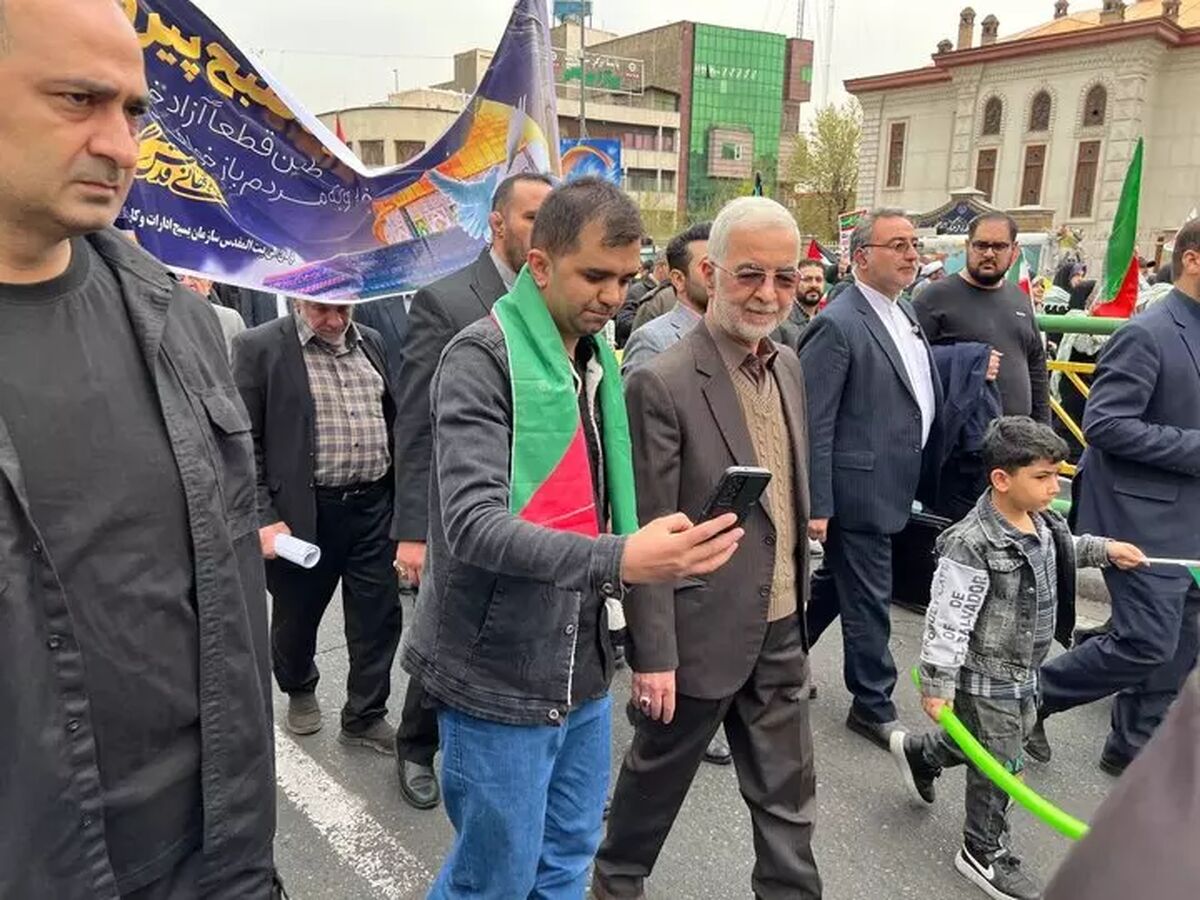وزیر کشور در مراسم راهپیمایی روز جهانی قدس شرکت کرد
