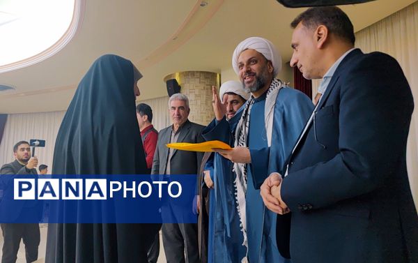 آیین تجلیل ازخادمین مراسم اعتکاف دانش‌آموزی