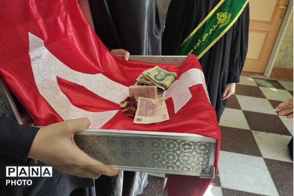 دبیرستان شهید عیسی‌وند میزبان پرچم متبرک حرم امام حسین (ع) 